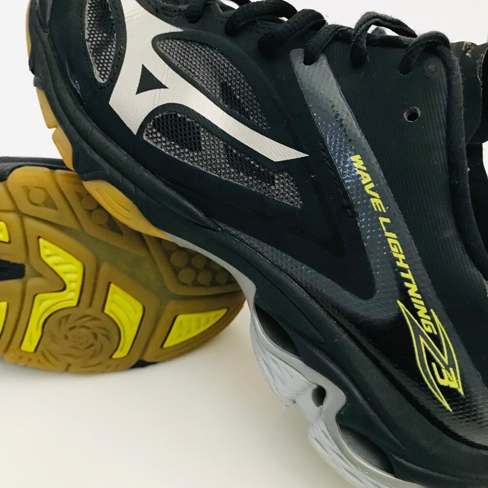 Mizuno Wave Lightning Z3 Training Shoes